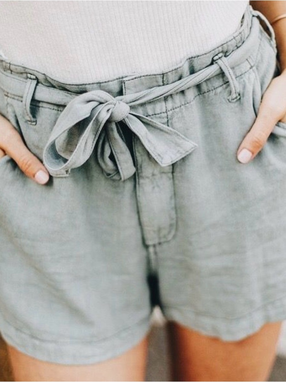 Abercrombie & Fitch high-waisted paperbag linen Woman’s shorts